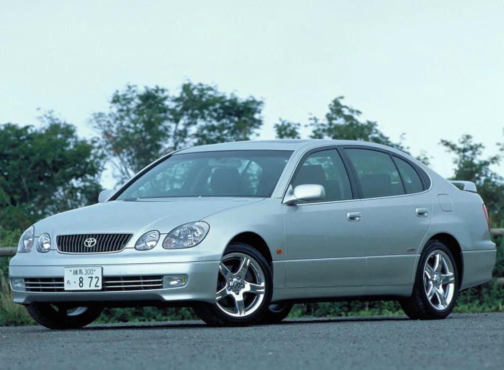 2jz-gte的v300(gs依然没有,但人家终于有了v8,反而是aristo取消了)