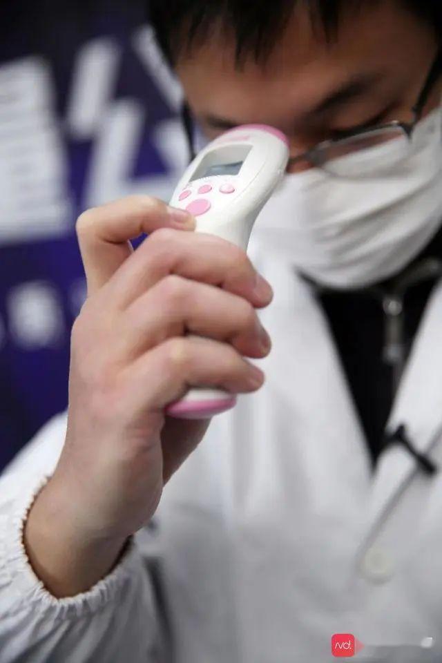 疫情知识小课堂如何测量体温