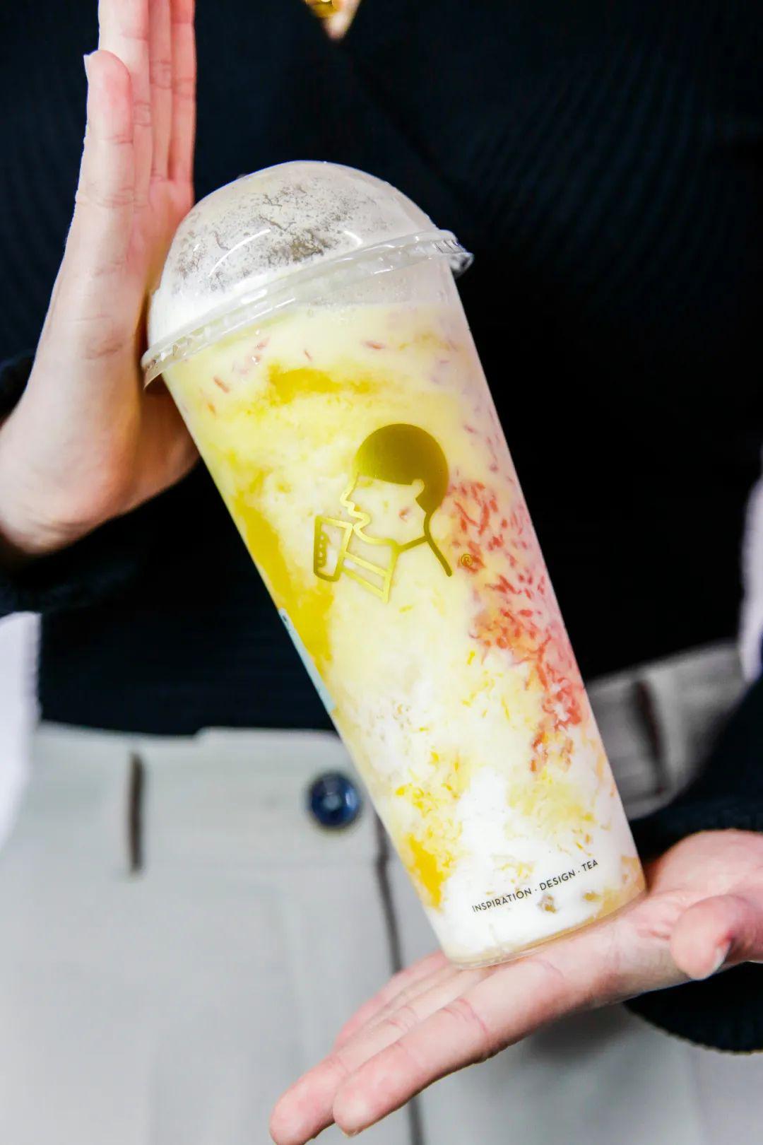 杨枝甘露奶茶,5g炸鸡,感冒灵拉面……万象城这几款新品,究竟值得一吃