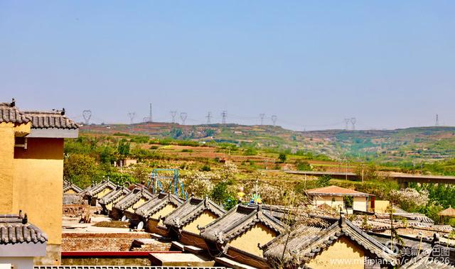 山上种满香料村中窑洞古宅宜阳县香鹿山下赵老屯村游记