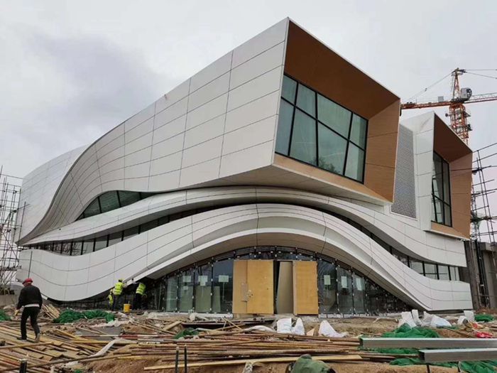 异形铝蜂窝板在幕墙装饰行业的应用