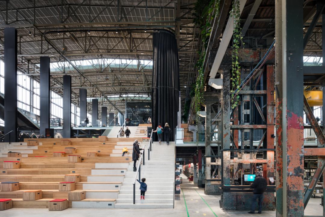 废旧厂房变身图书馆这才是真正的工业风