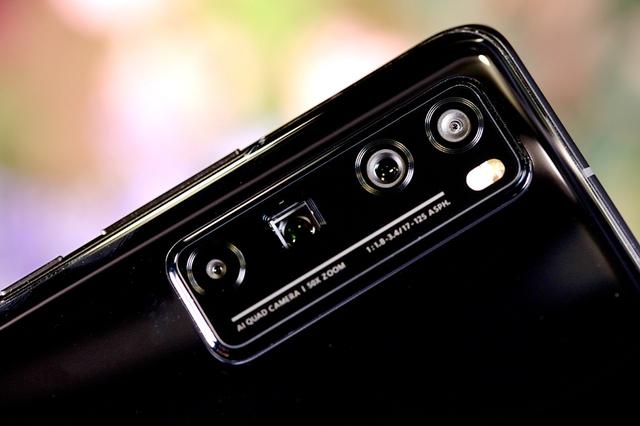 50倍潜望式变焦四摄前置追焦双摄华为nova7pro不愧为5g自拍视频旗舰