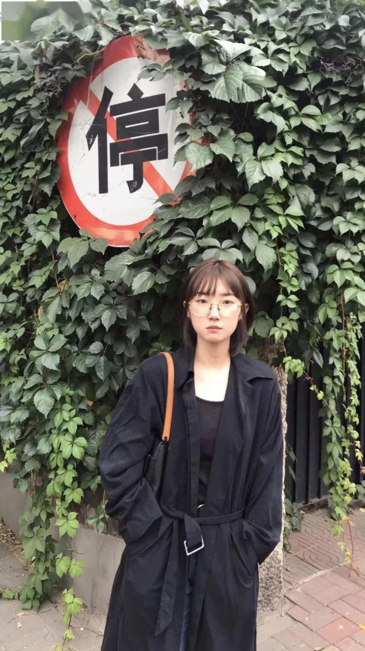 校媒人风采李静雨一电脑一电源一张海报改一天