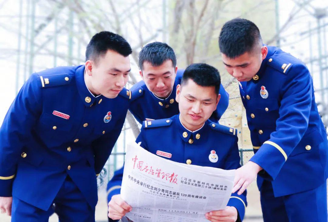穿上火焰蓝无悔青春色2020年我们在中国消防救援学院等你