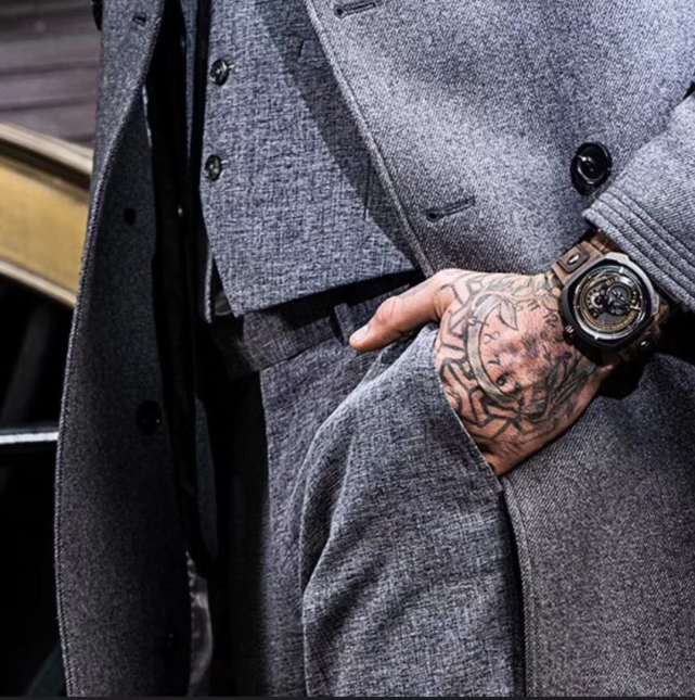 泛亚电竞七个星期五SevenFriday男士手表款式图片大全独特的腕表品牌(图3)