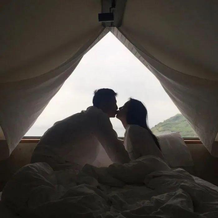 超甜的情侣头像一人一半双人情侣头像超甜高清