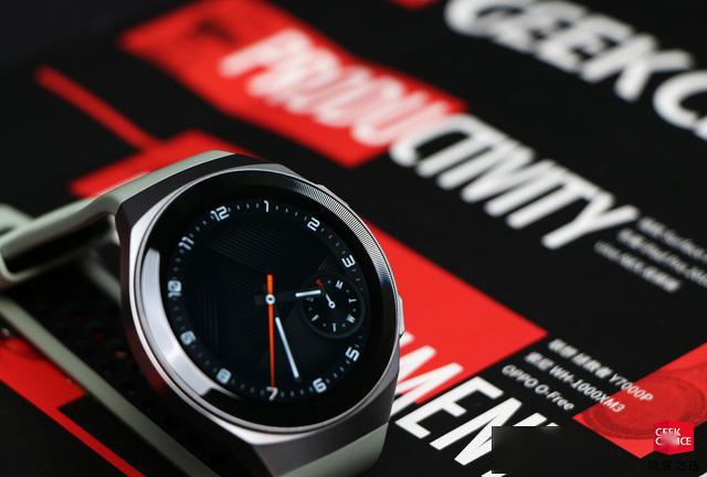 华为watch gt2e 体验:依旧主打运动健康和长续航,但更「年轻」_表盘