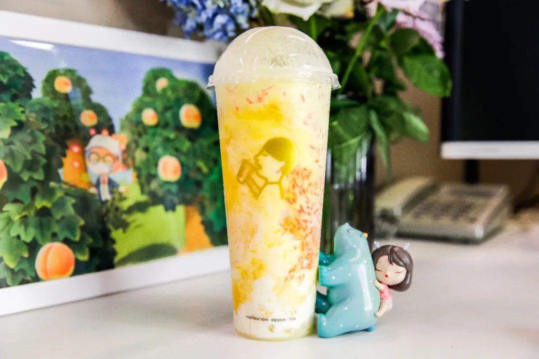 杨枝甘露奶茶,5g炸鸡,感冒灵拉面……万象城这几款新品,究竟值得一吃