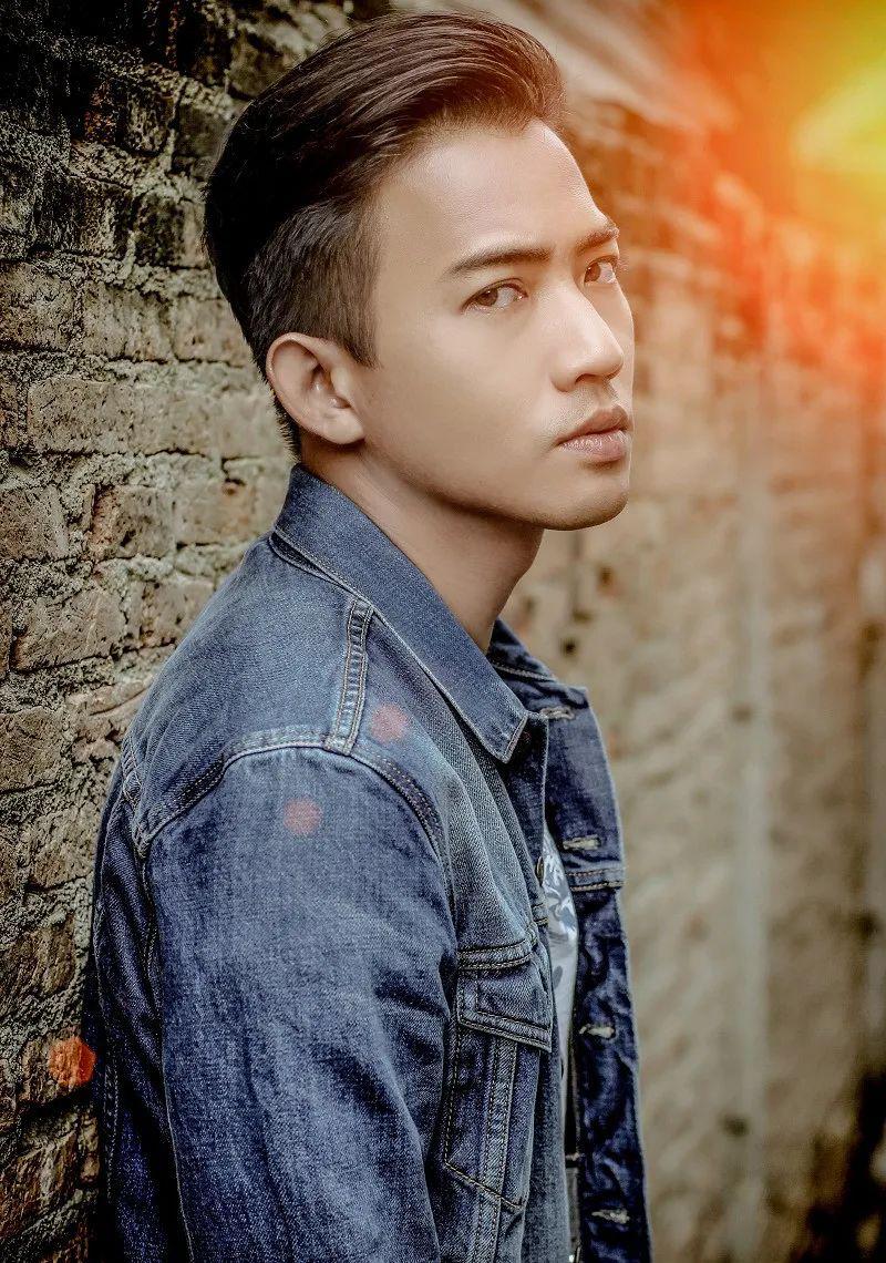 妹 子微 笑晨 风内容提要1. 今天我市有4名境外输入病例患者出院2.