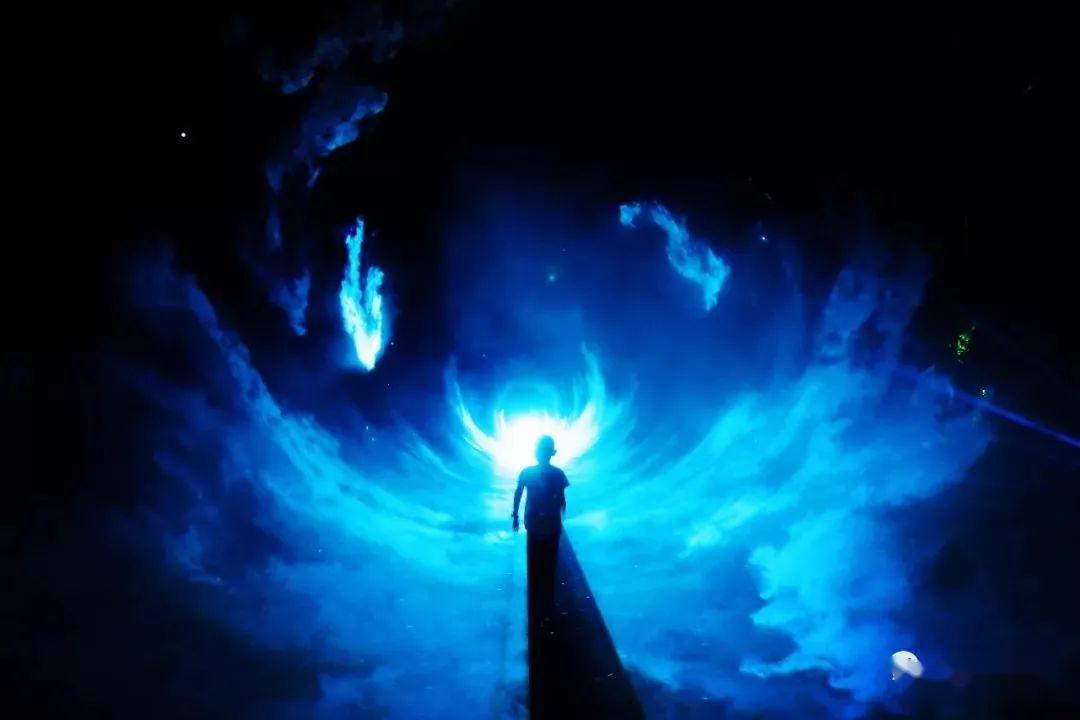 灯光秀重新上演许你一场难以忘怀的光影梦境