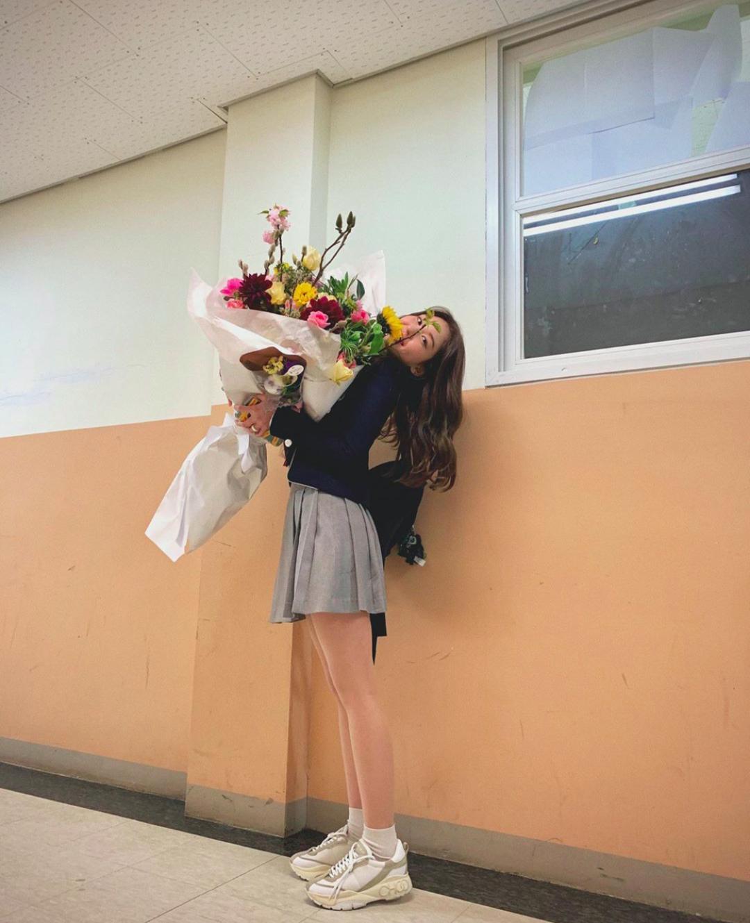 连blackpink御用制作人都难逃她魅力,这个19岁的南韩小公主是谁?_somi