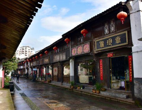 南浦路桥儿头要说温州美食街,不推荐五马街和天一角美食街,小编偏偏