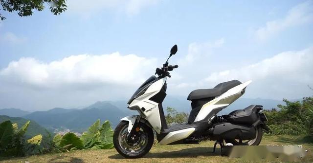 市售最强动力150cc级运动踏板三阳drg158评测