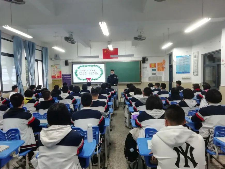 未成年教育心怀阳光温暖前行福州第十二中学开展疫情心理健康疏导活动