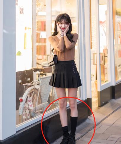 原创女装大佬艾比穿学生装却意外带火了高低袜00后女生实名羡慕