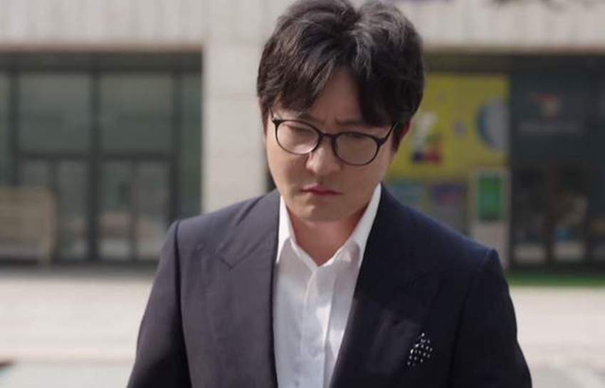 我是余欢水人到中年虽一地鸡毛毅然需要自己说了算