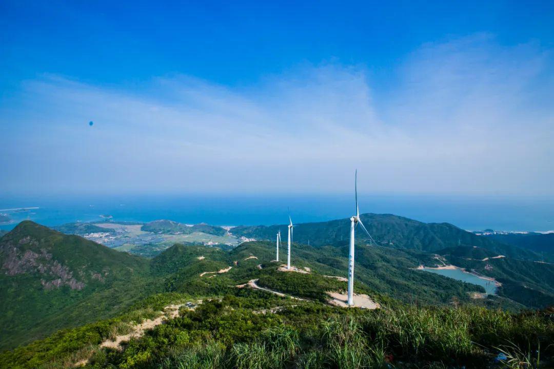 山与海红蓝知己携手探寻盐洲岛风车山