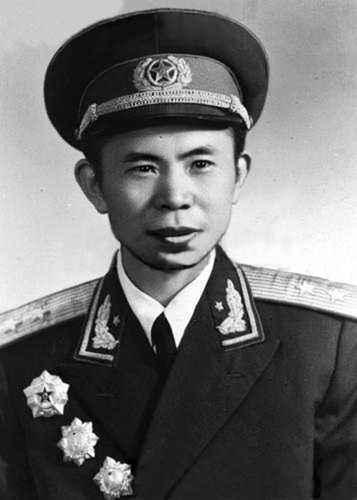 (刘转连)中原突围之后,郭鹏回到陕北,继续担任359旅的旅长,这个359旅