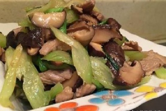 特色小炒:孜然羊肉塊,香菇炒芹菜,三合一魚煲