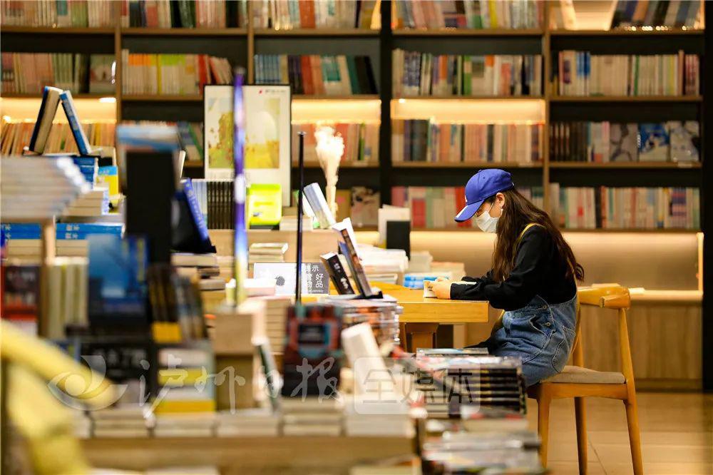 世界读书日丨泸州人最爱看什么书最爱买什么书都在这里了