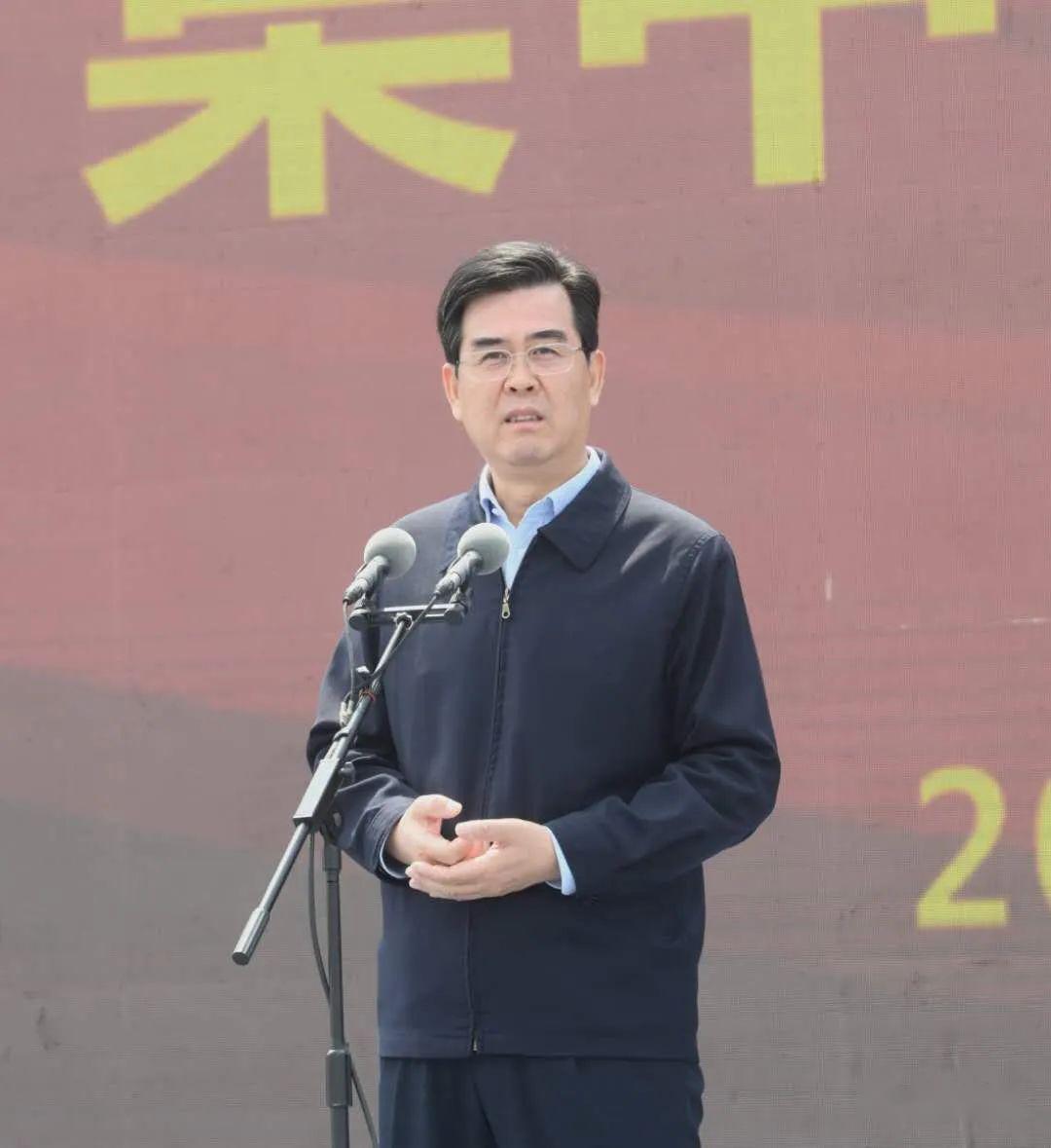 省发改委副主任李志刚,市领导廖长荣,肖明华出席活动.