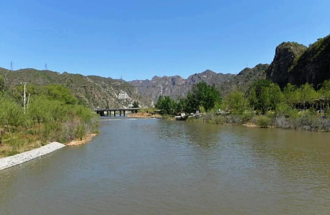 水浪冲刷着落坡岭原本干涸的河道,这是永定河在门头沟区域内的王平段