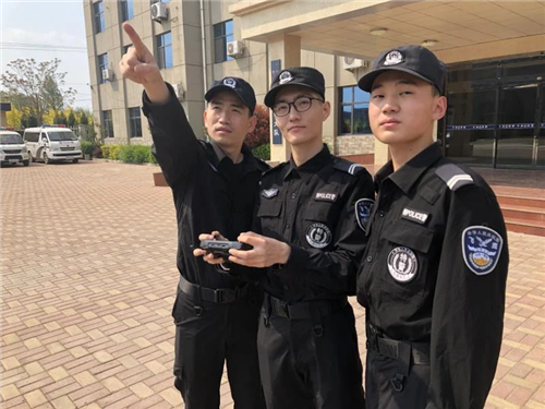 飞鹰警航眼神犀利的空中警察