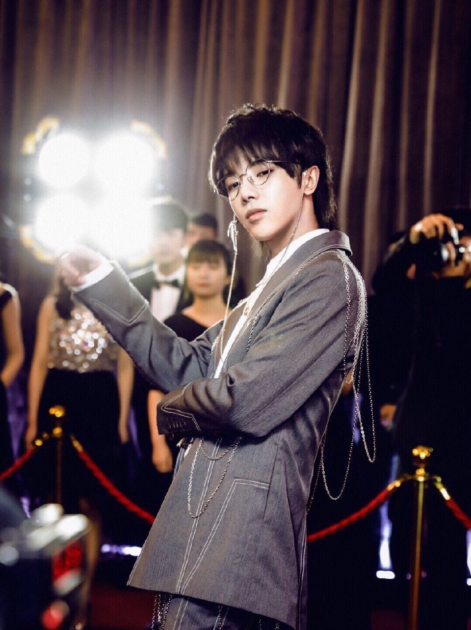 从快男到歌王华晨宇的歌王之路歌手当打之年夺冠一举拿下歌王