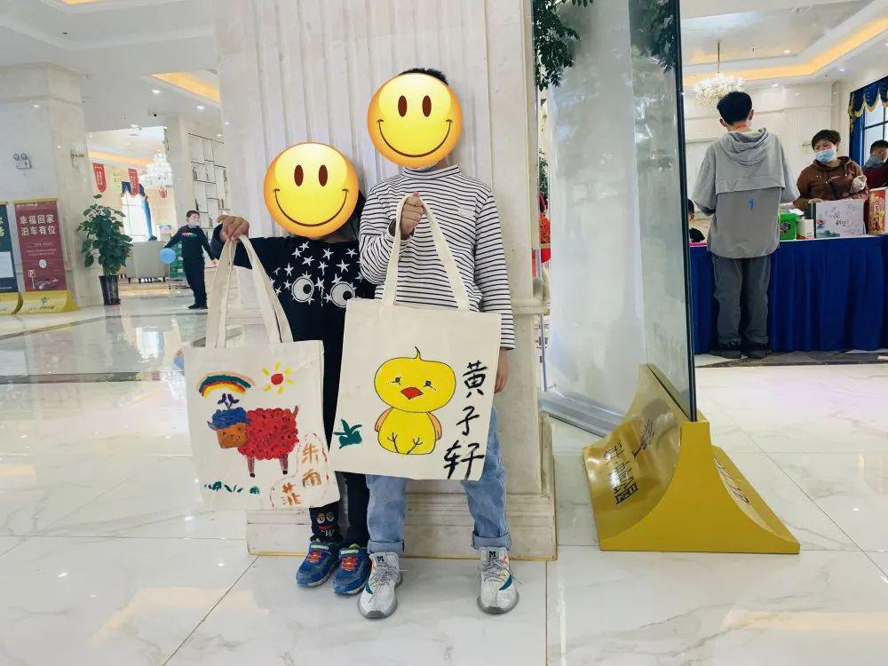 亲子约绘把爱袋回家彩绘帆布袋diy活动圆满结束