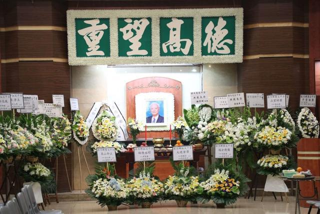 香港第一代电视小生今设灵 汪明荃送别亡友:他对演艺界贡献良多_天叔