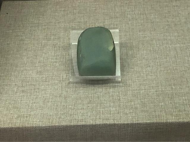 古楼兰玉斧欣赏