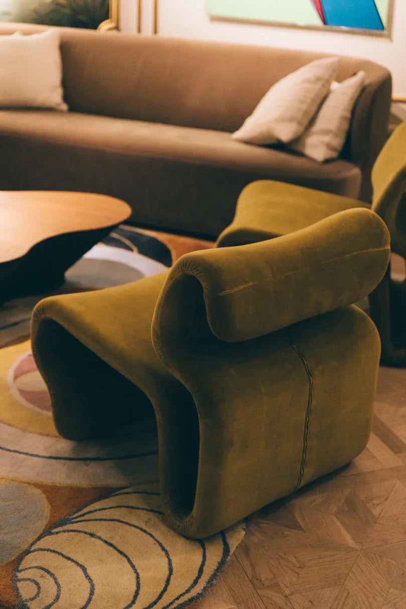 etcetera休闲椅每一道弯曲的弧度都设计得那么的到位