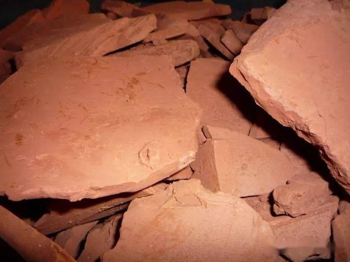 宜兴朱泥和潮汕朱泥,是一回事吗?_紫砂壶