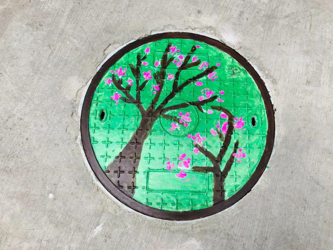 【东街·志愿者项目·连载2】飞扬院落梦 彩绘东街情_井盖