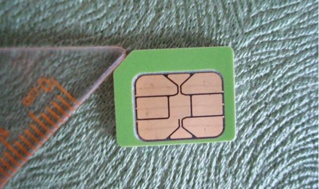 手机卡剪卡怎么剪（ 没有剪卡器怎么剪小卡）