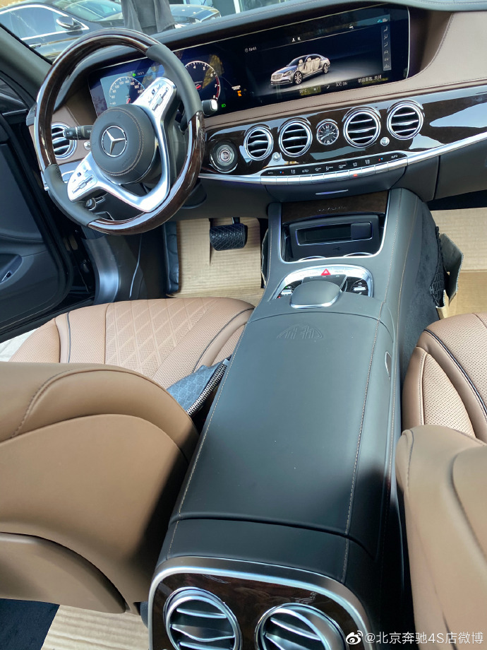 2020款奔驰迈巴赫s450黑色棕内饰 米内饰 北京奔驰4s店提车实拍天地