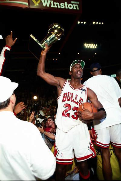 72胜10负后公牛队踩着哪支球队的尸体开启第二个三连冠伟业