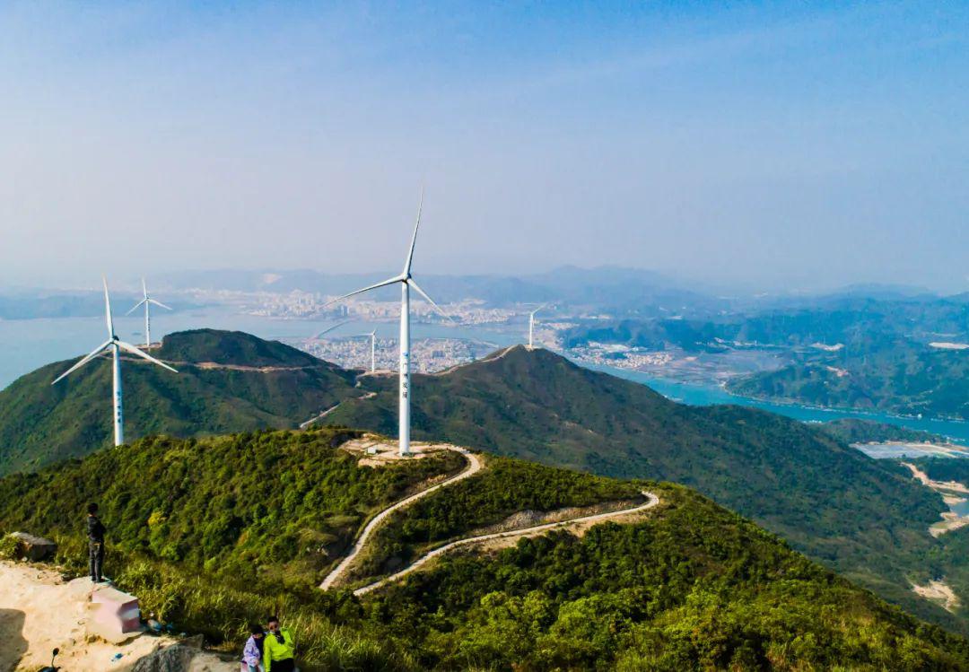山与海红蓝知己携手探寻盐洲岛风车山
