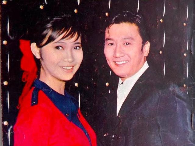 3岁丧父7岁出道拍戏还债甩初恋谢贤萧芳芳的人生有多精彩