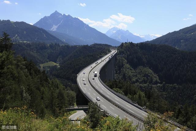 村民在高速路抛洒铁钉子,停车时偷取车内财物!触犯什么罪?_邹某