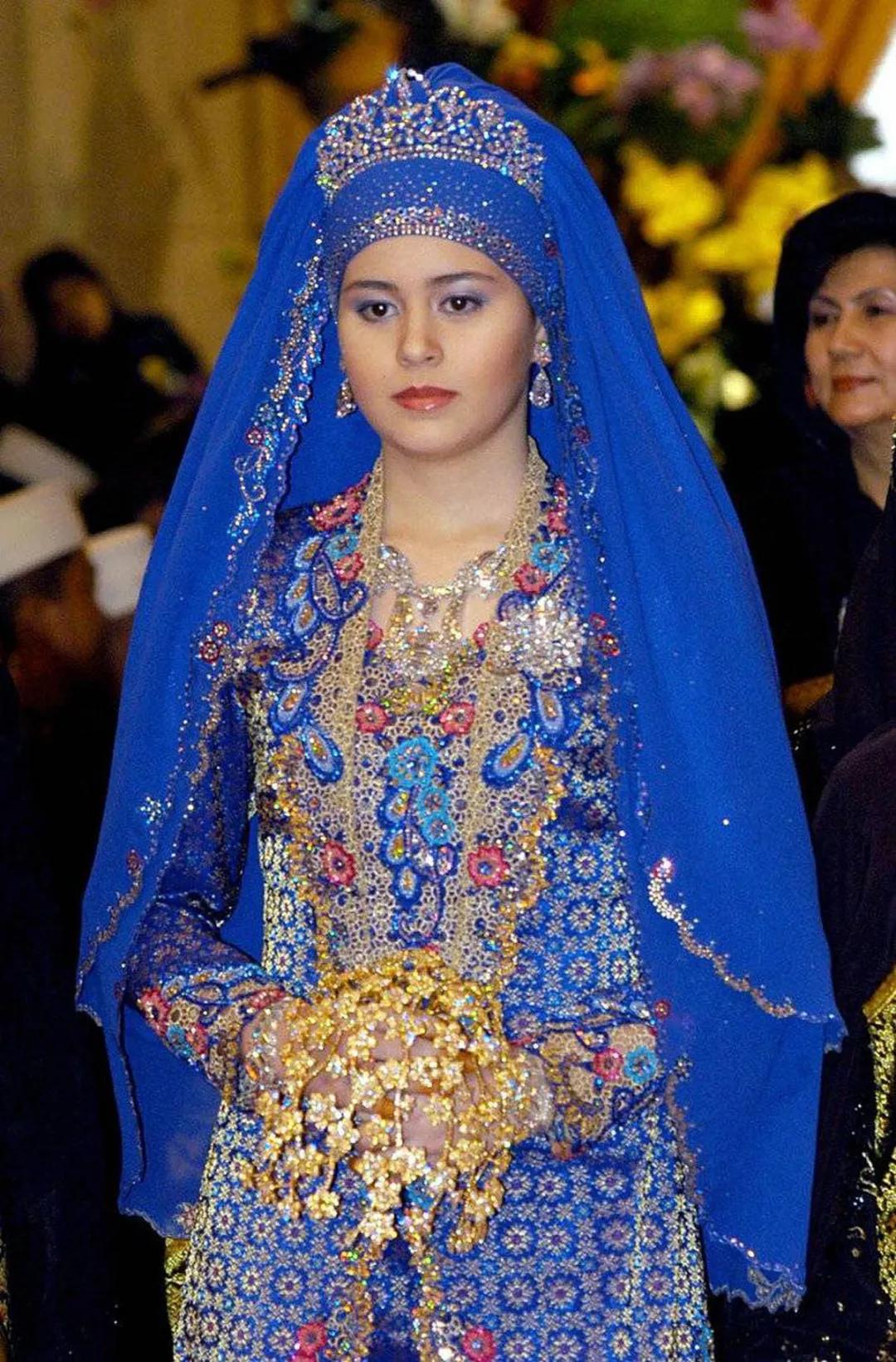 文莱王后珠宝连城王室也挥金如土