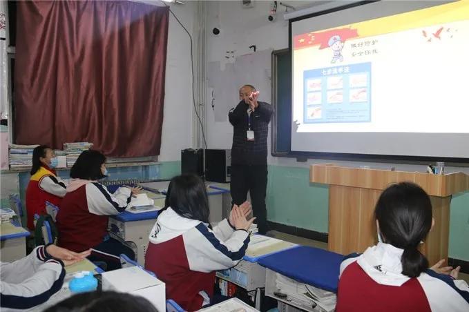 疫情之下迎难而上看张家口名校东方中学不一样的复课第一课