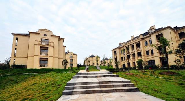 庐江国轩温泉宫御园独栋别墅体验一下皇家般的奢华