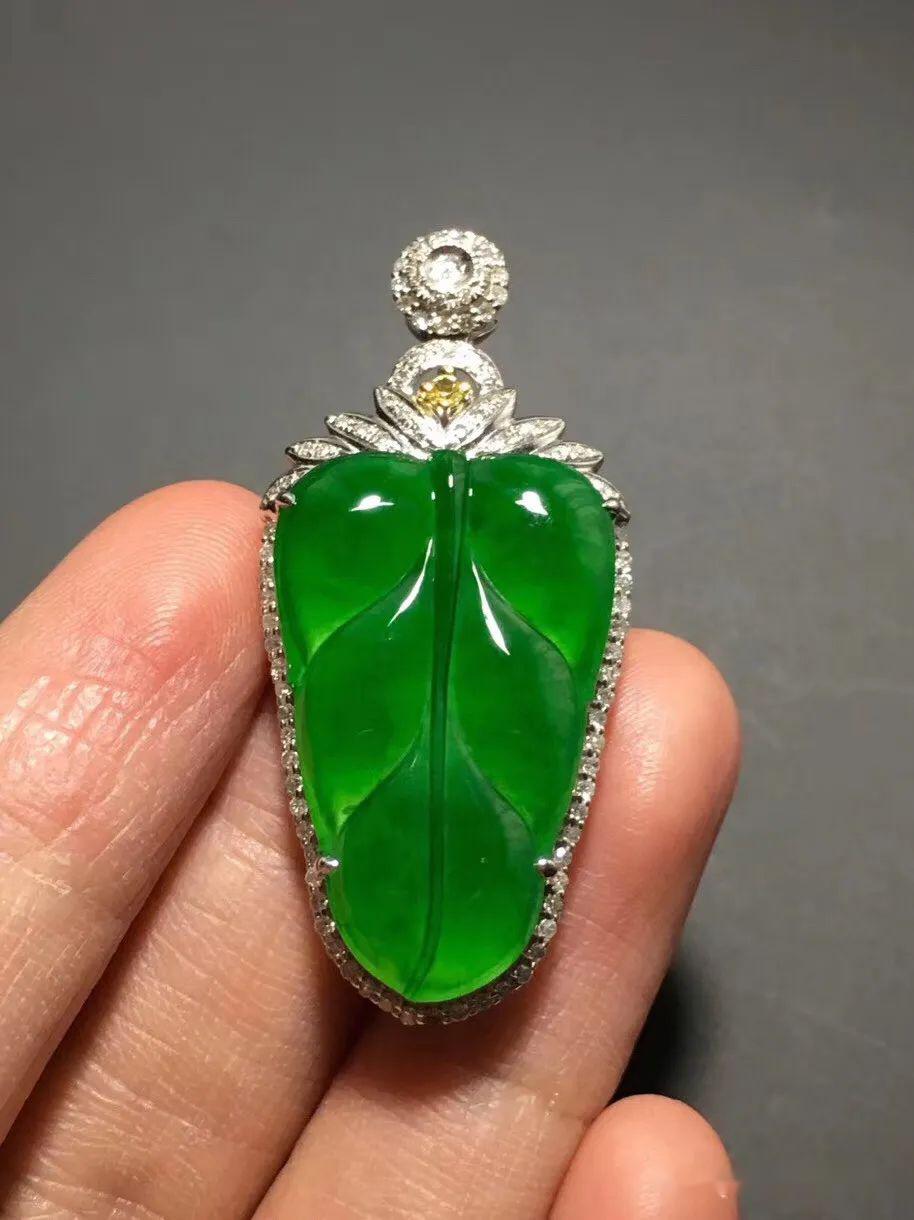 翡翠欣赏丨冰种正阳绿随形锁骨链30500元