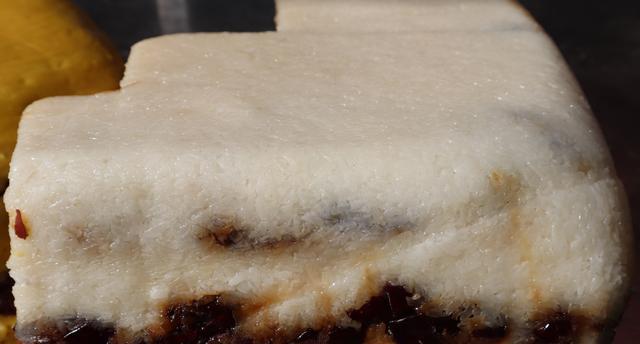 今日旅行目的地河北石家庄,让我们一起品尝这里的美味年糕吧!