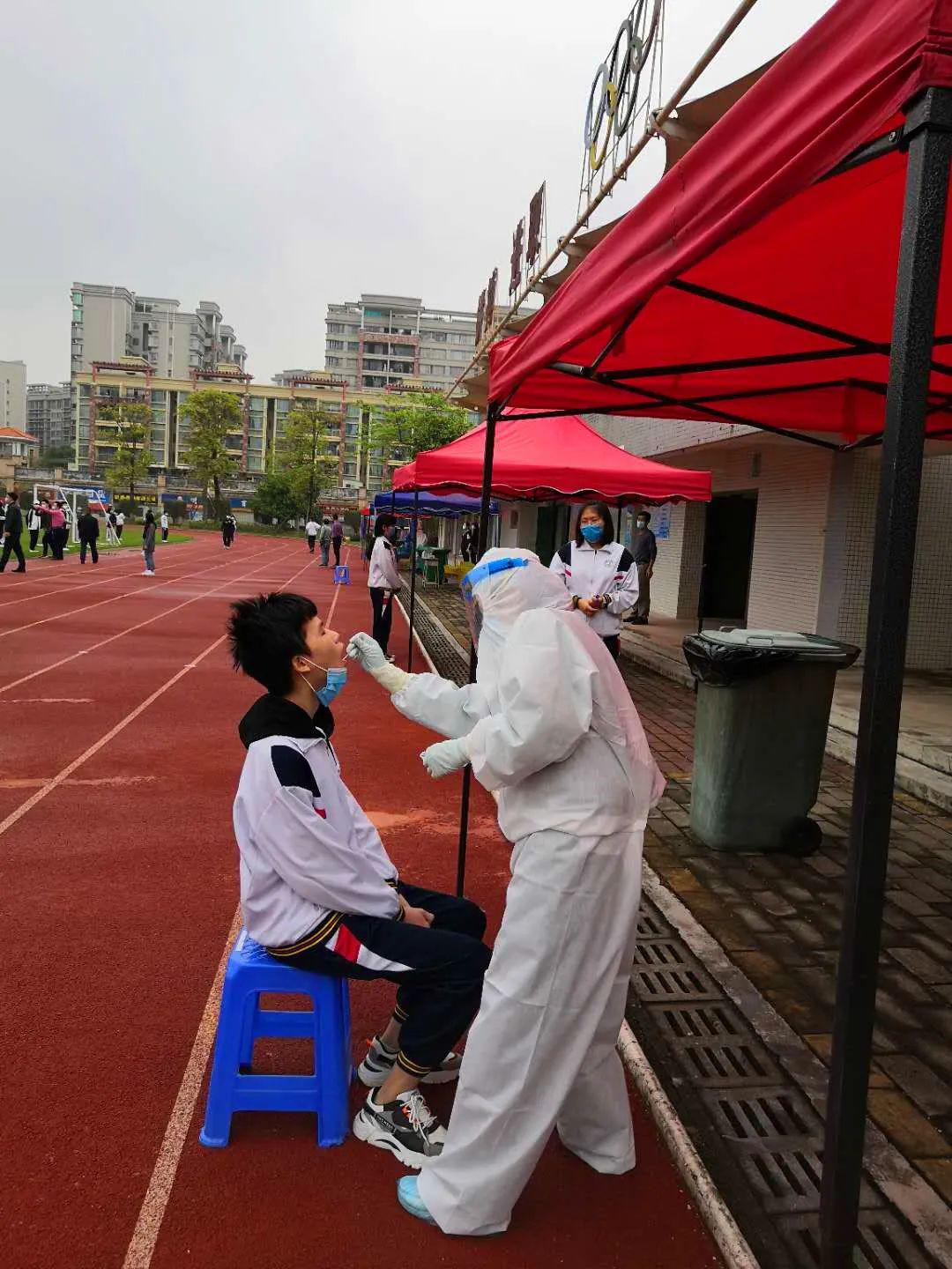 复课倒计时南朗镇中学毕业班返校复课学生接受核酸检测