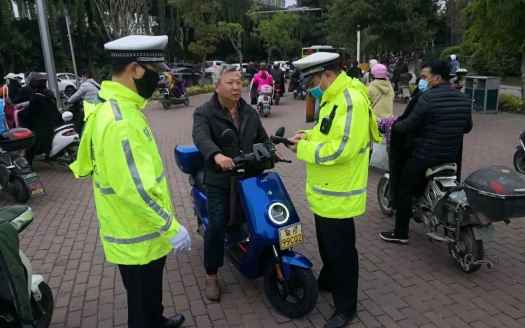 全力以赴电动自行车交通违法整治不停歇