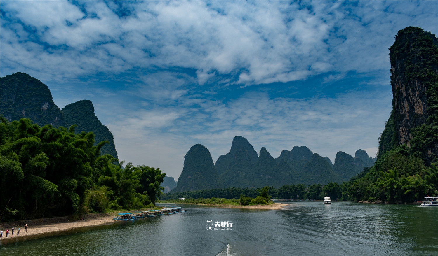 但要想真正讀懂桂林的山水美,你得勤快一些,比如早起登上觀景臺,就