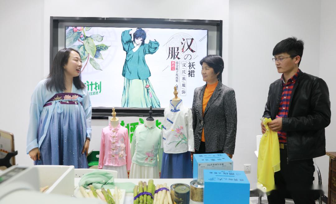 县长梁惠民"直播" 带货!助力企业复工 向全国打响曹县"好货"品牌!